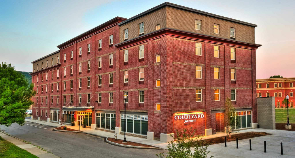Courtyard Downtown Hotel 3*